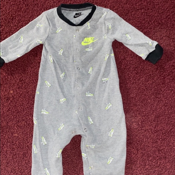 nike sleeper baby boy